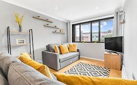 Luxstay Earls Court Apartment - Sleeps Up To 7